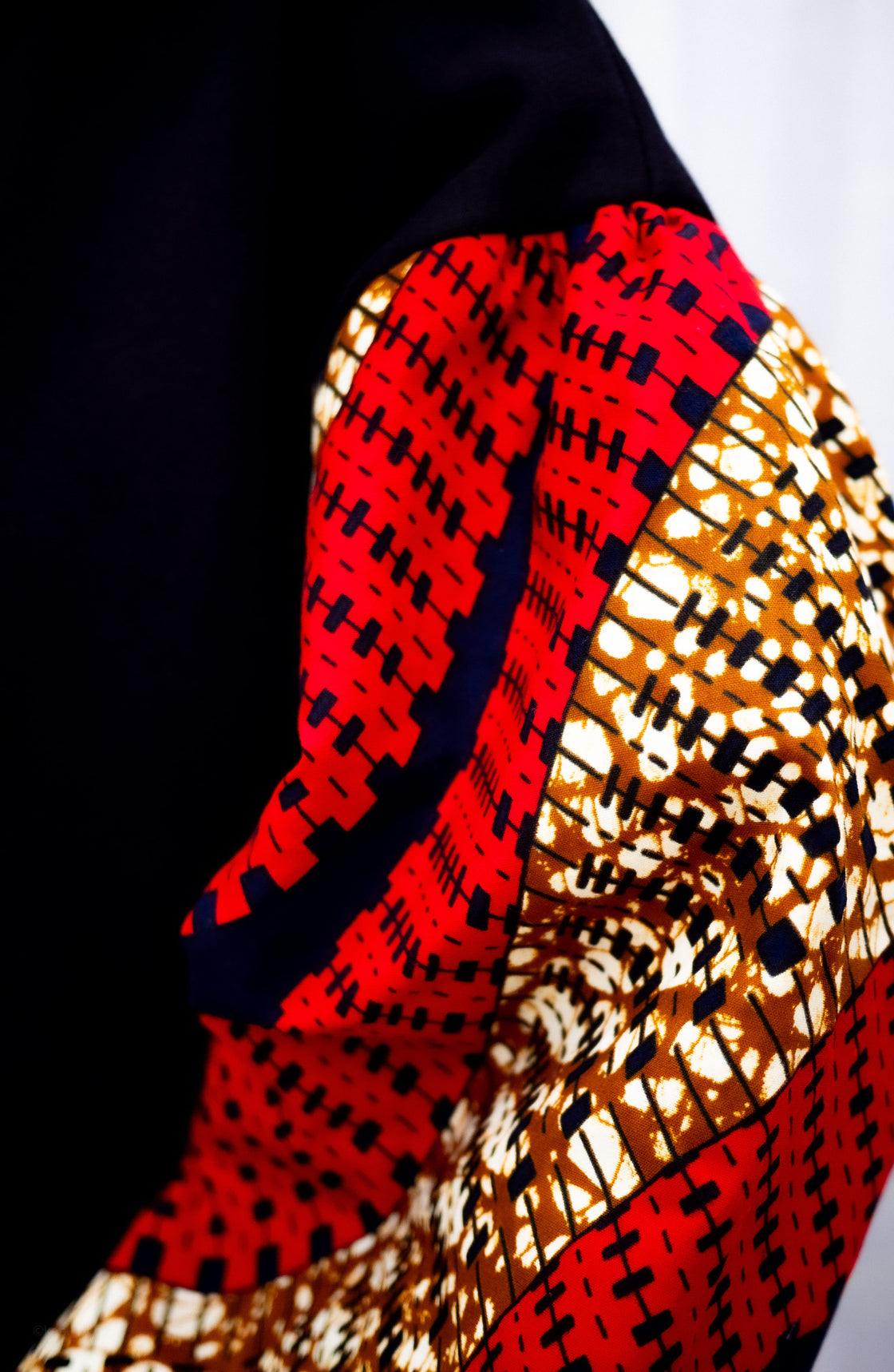 Hoodie wax Motema - Noir et Rouge