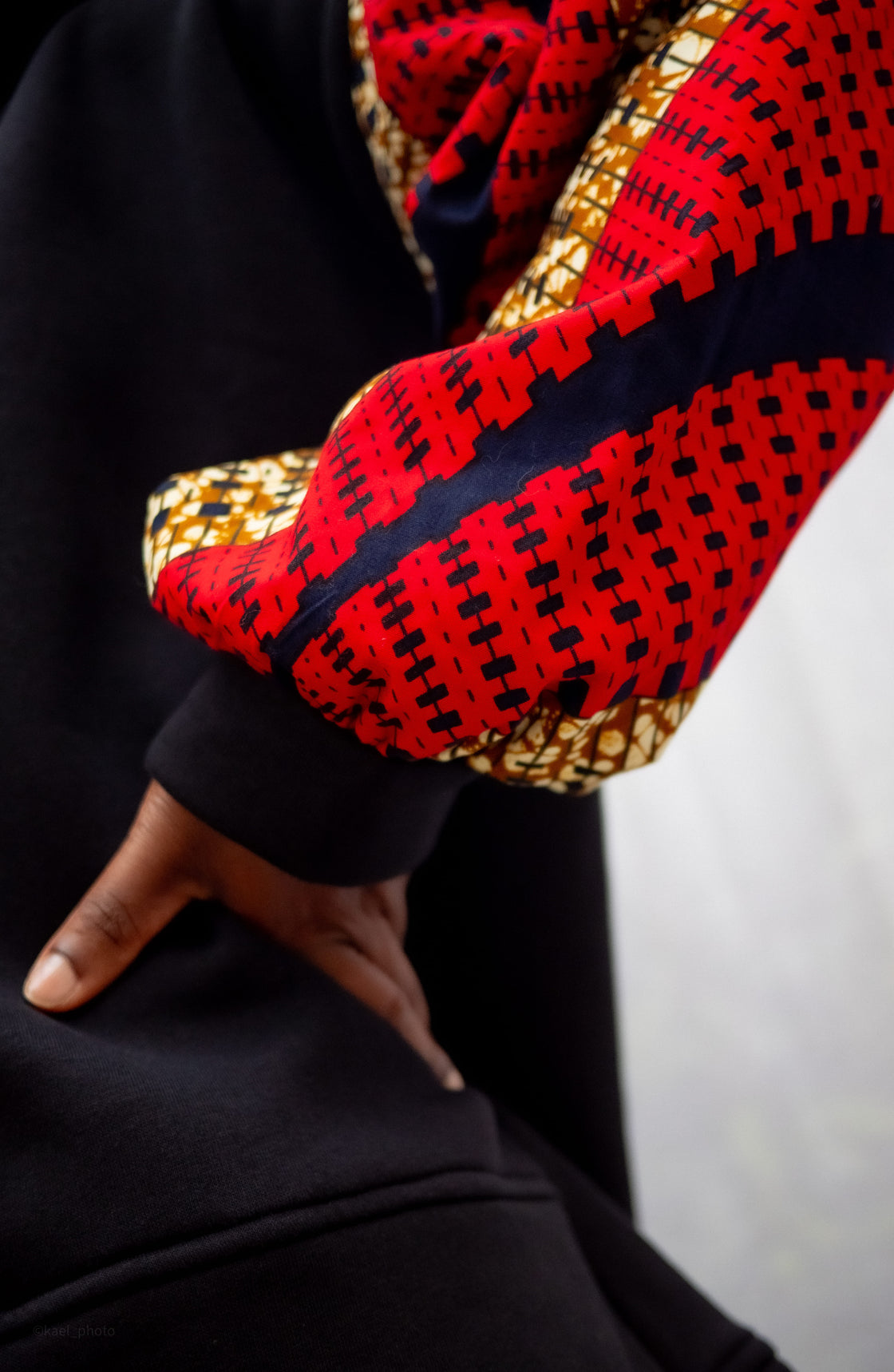Hoodie wax Motema - Noir et Rouge
