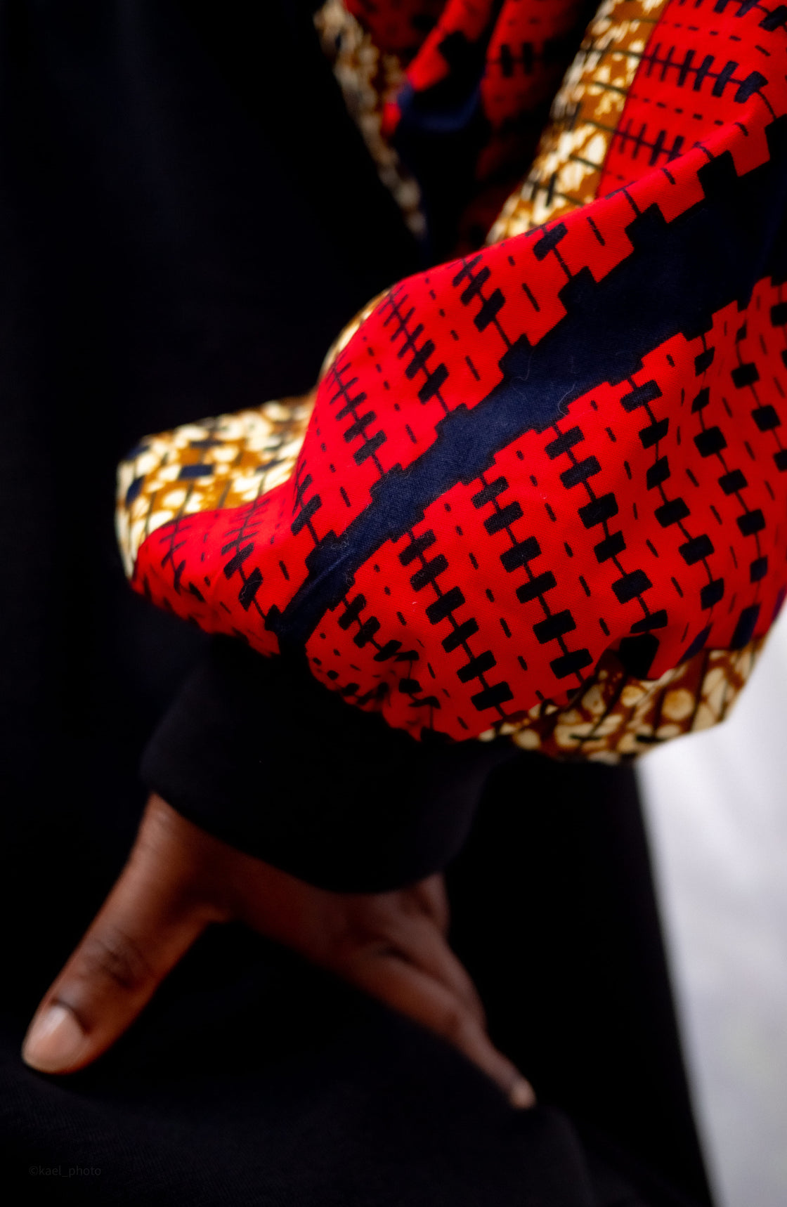 Hoodie wax Motema - Noir et Rouge
