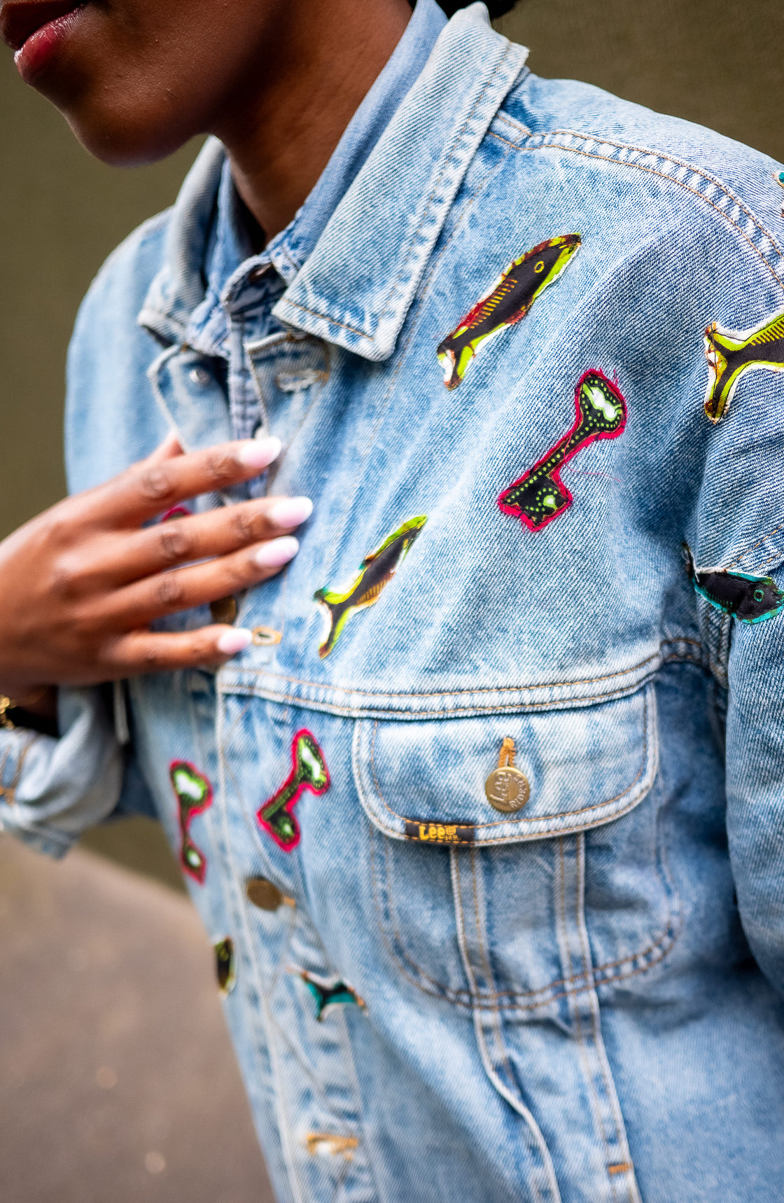 Veste en jean upcyclé - Héron macramé noir
