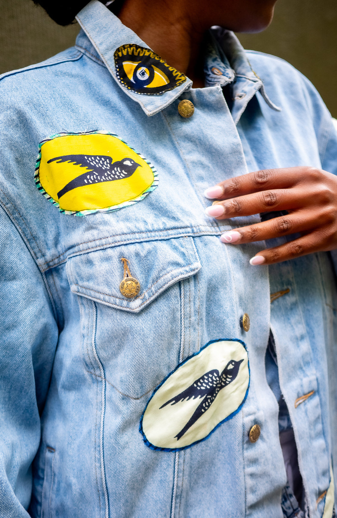 Veste en jean upcyclé - Hirondelles