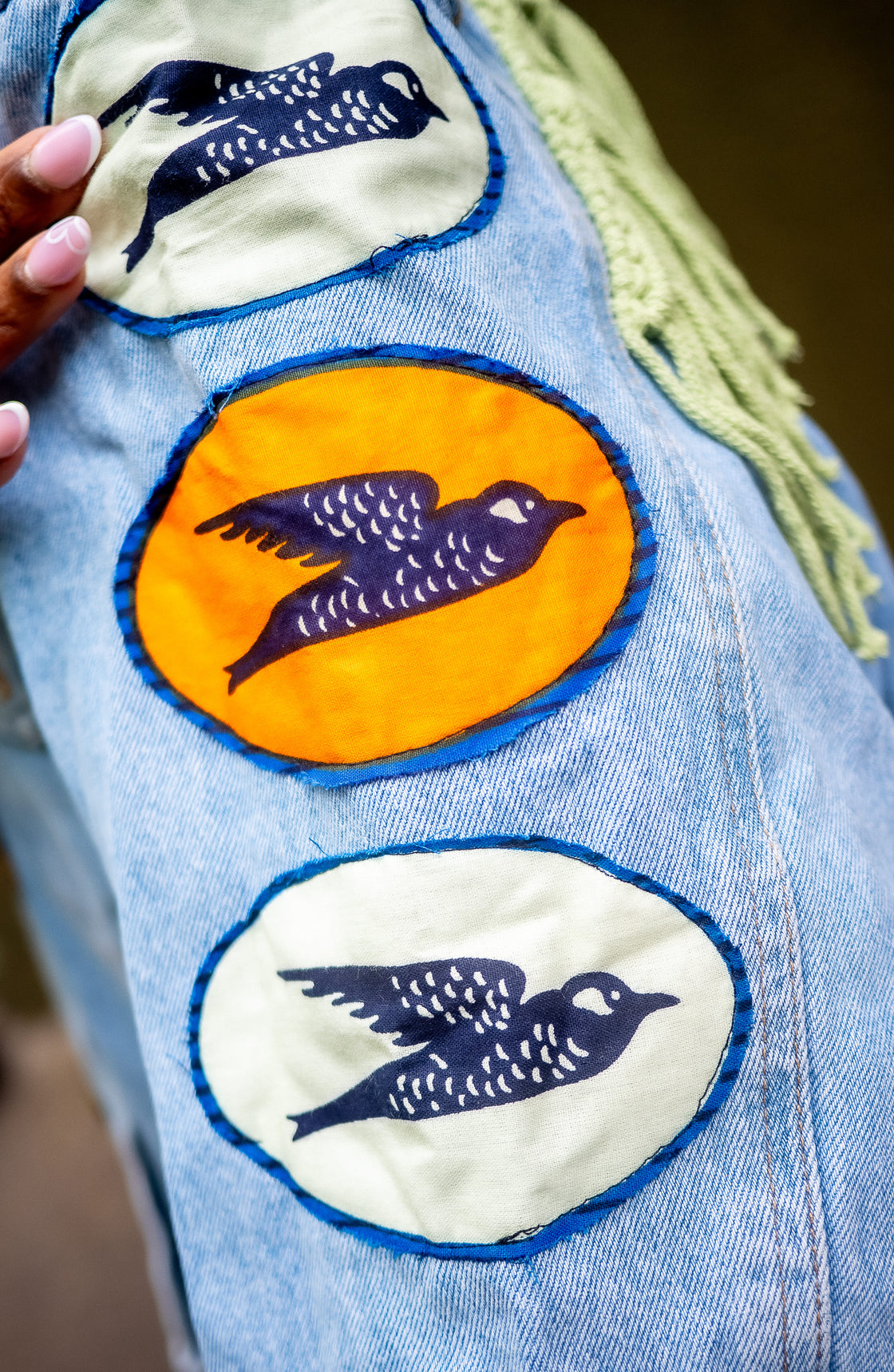 Veste en jean upcyclé - Hirondelles