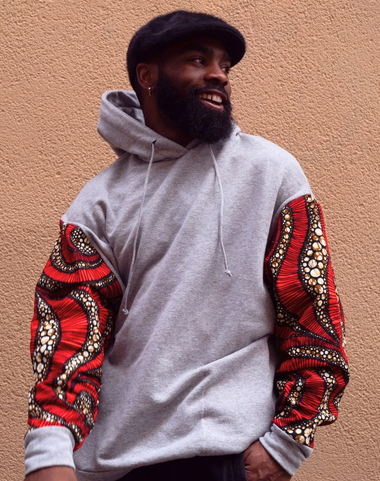 hoodie-wax-moutima-esengo-gris-clair-face	Hoodie Moutima Esengo gris clair en molleton et manches en wax 100 % coton, vue de face
